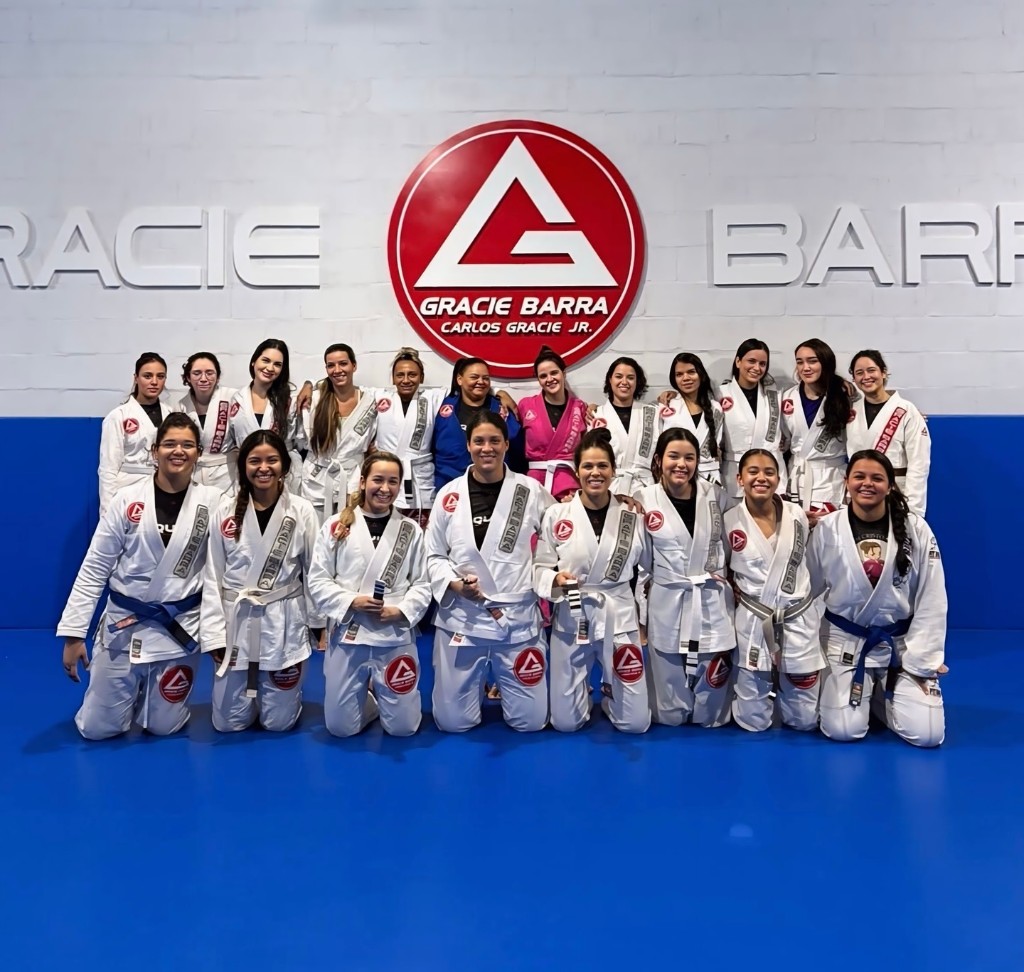 Turma feminina da Gracie Barra Ponta Negra